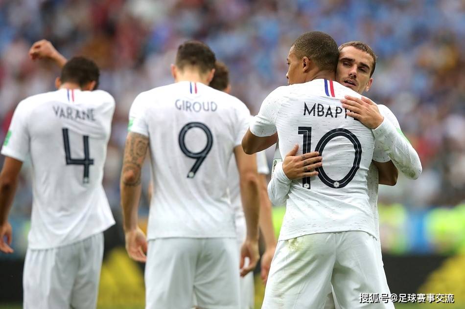 智利碾压哥伦比亚，本泽马关键制胜