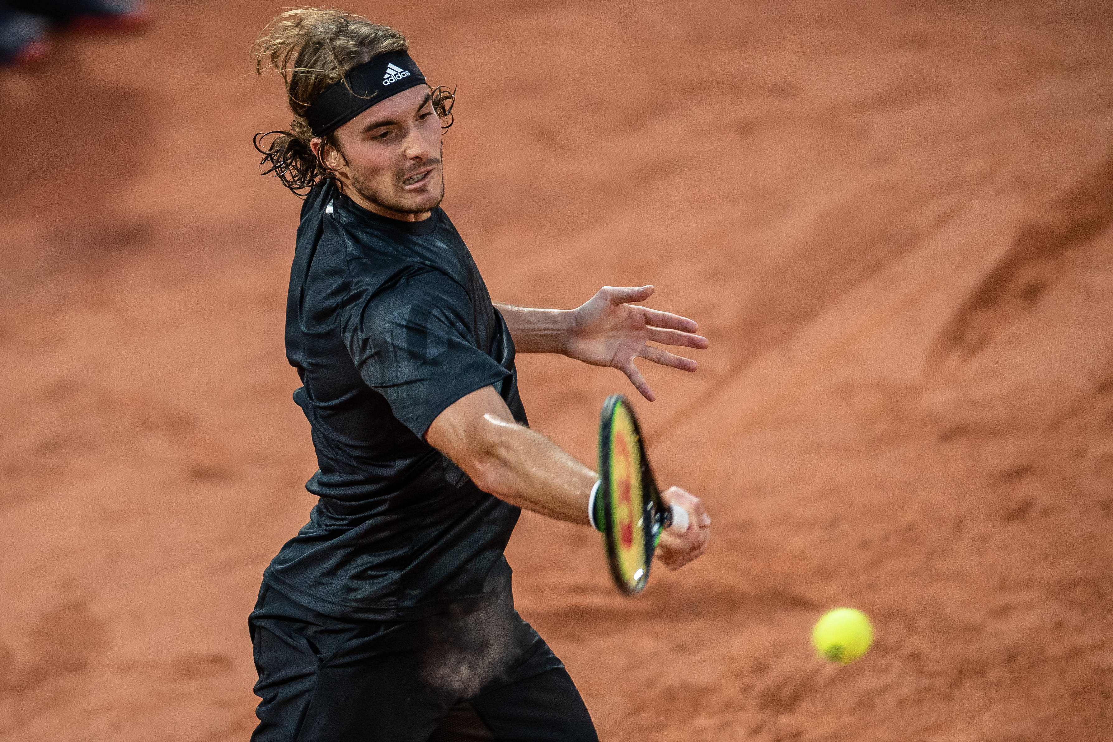 法网碾压戴维斯杯，西西帕斯刷新纪录