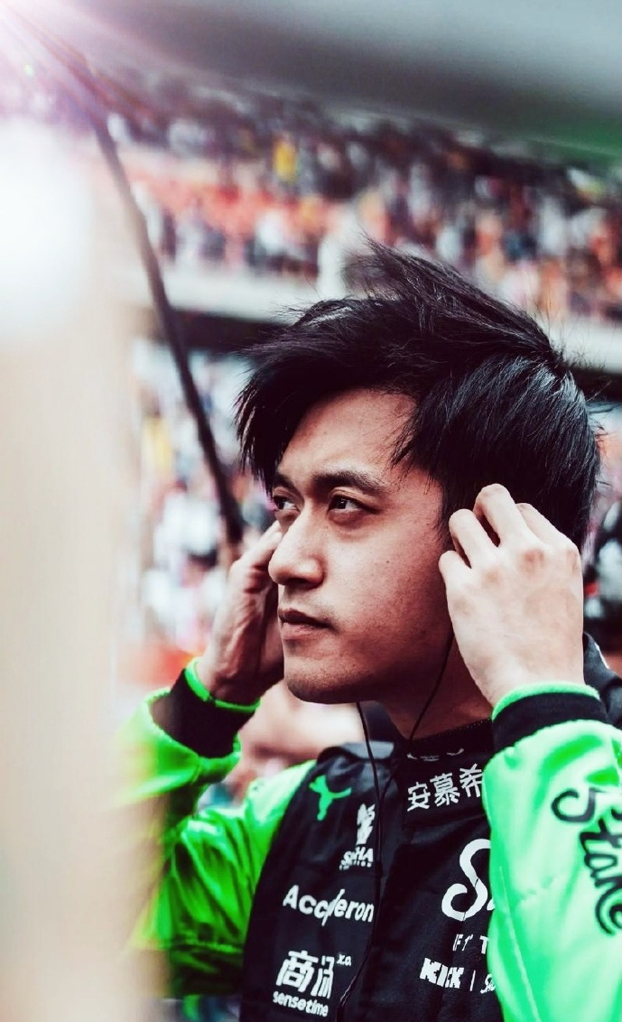 迈凯伦轻取索伯车队，周冠宇状态火热